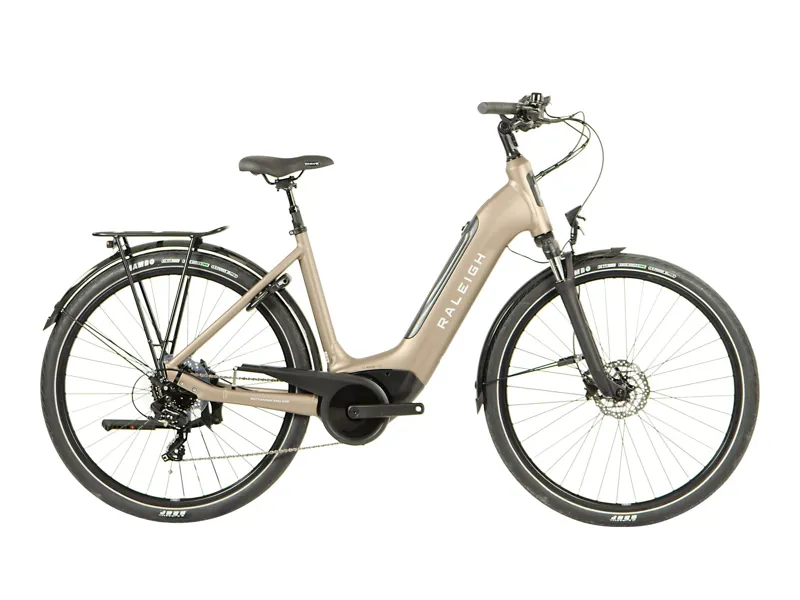 Raleigh Motus Tour Low Step 46CM Small E City Bike in CHAMPAGNE